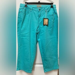 Earl Jean Capris NWT